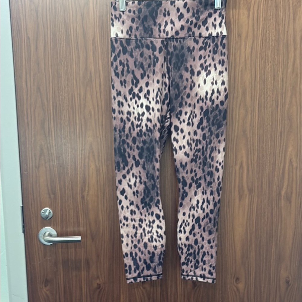Fabletics Boost PowerHold High-Waisted 7/8 Legging Size Small Spotted/Black - Picture 4 of 8